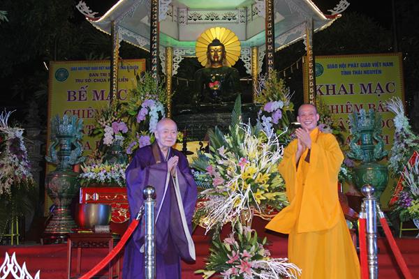 Thái Nguyên: Bông hồng cài áo mùa Vu Lan