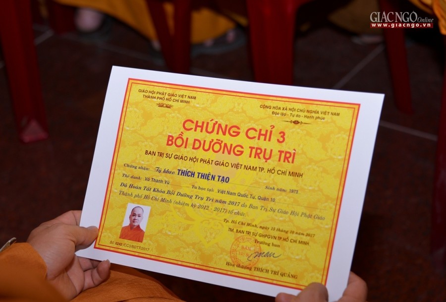 Bế giảng, trao chứng chỉ trụ trì khóa III cho Tăng Ni