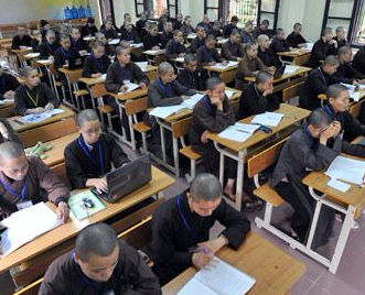 Hòa thượng Thích Thiện Tâm chia sẻ về "Giáo dục Phật giáo đặt trong mối quan hệ tôn giáo"