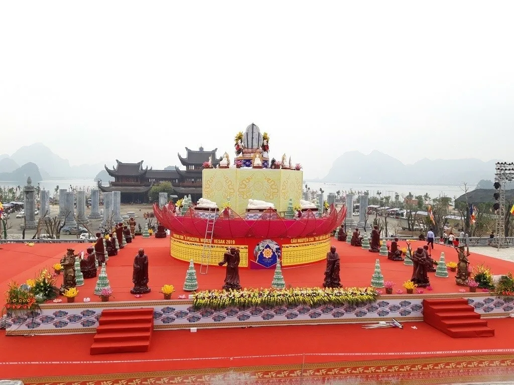 Đàn lễ Cầu Nguyện Hoà Bình tại Đại Lễ Vesak 2019 - Nơi thực hiện các nghi lễ tâm linh, Tắm Phật, Hoa đăng...