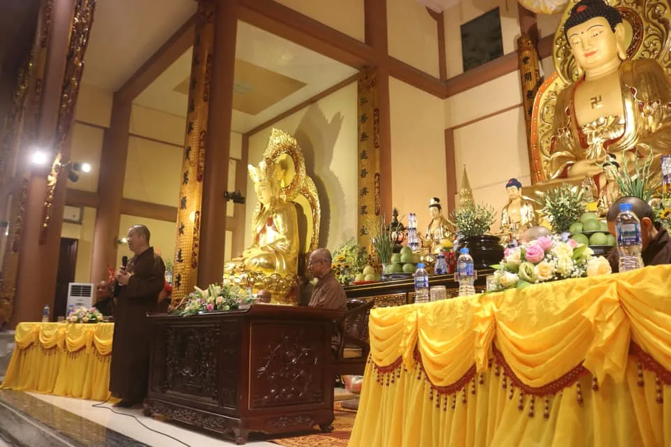 Hòa thường Thích Huyền Diệu nói chuyện tại chùa Yên Phú - Liên Ninh - Thanh Trì - Hà nội