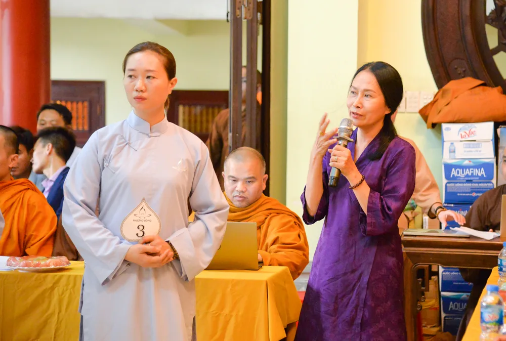bà Sao Kim – chuyên gia lĩnh vực thời trang
