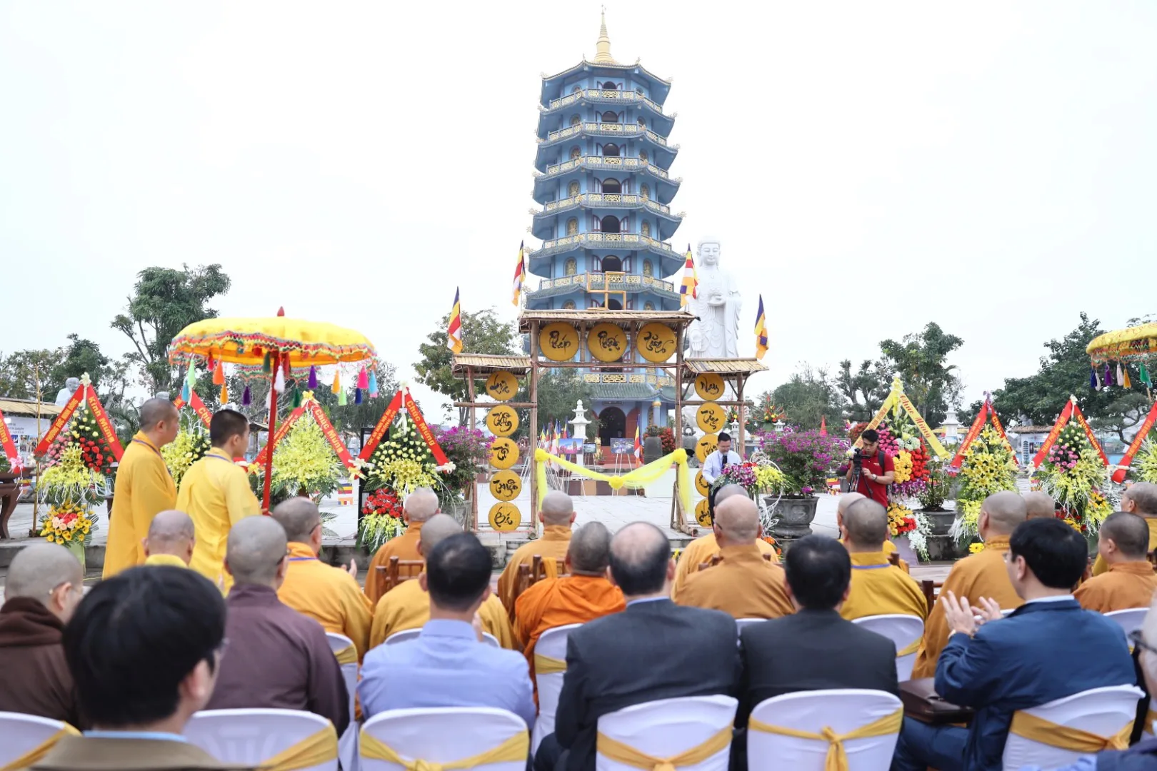Quảng Bình: Lễ khai mạc triển lãm tranh và cổ vật “Phật Giáo tỉnh Quảng Bình xưa và nay”