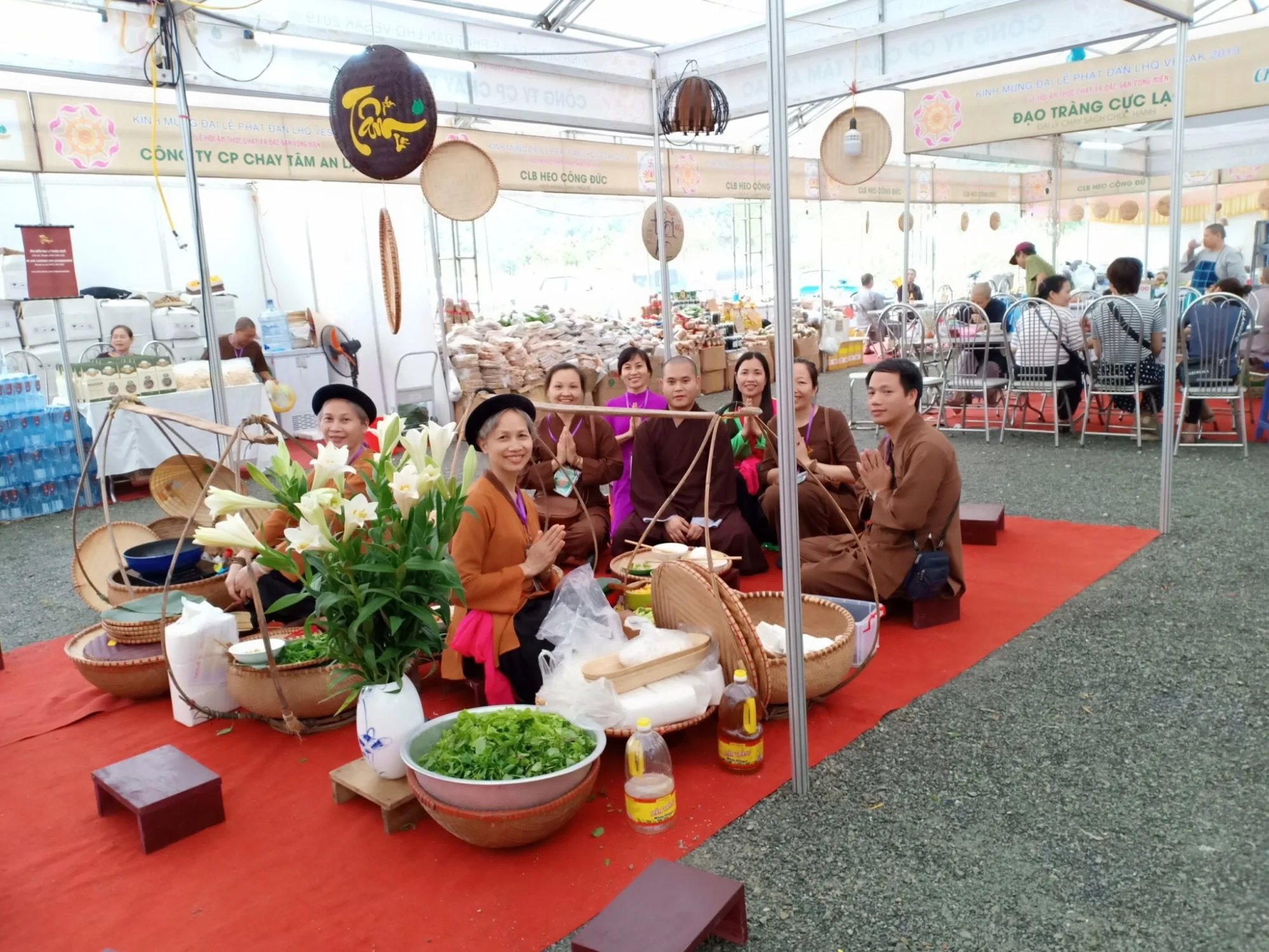 TT Trưởng Ban VHTW GHPGVN; THĂM KHU TRIỂN LÃM HỘI CHỢ VHPG TRƯỚC NGÀY KHAI MẠC