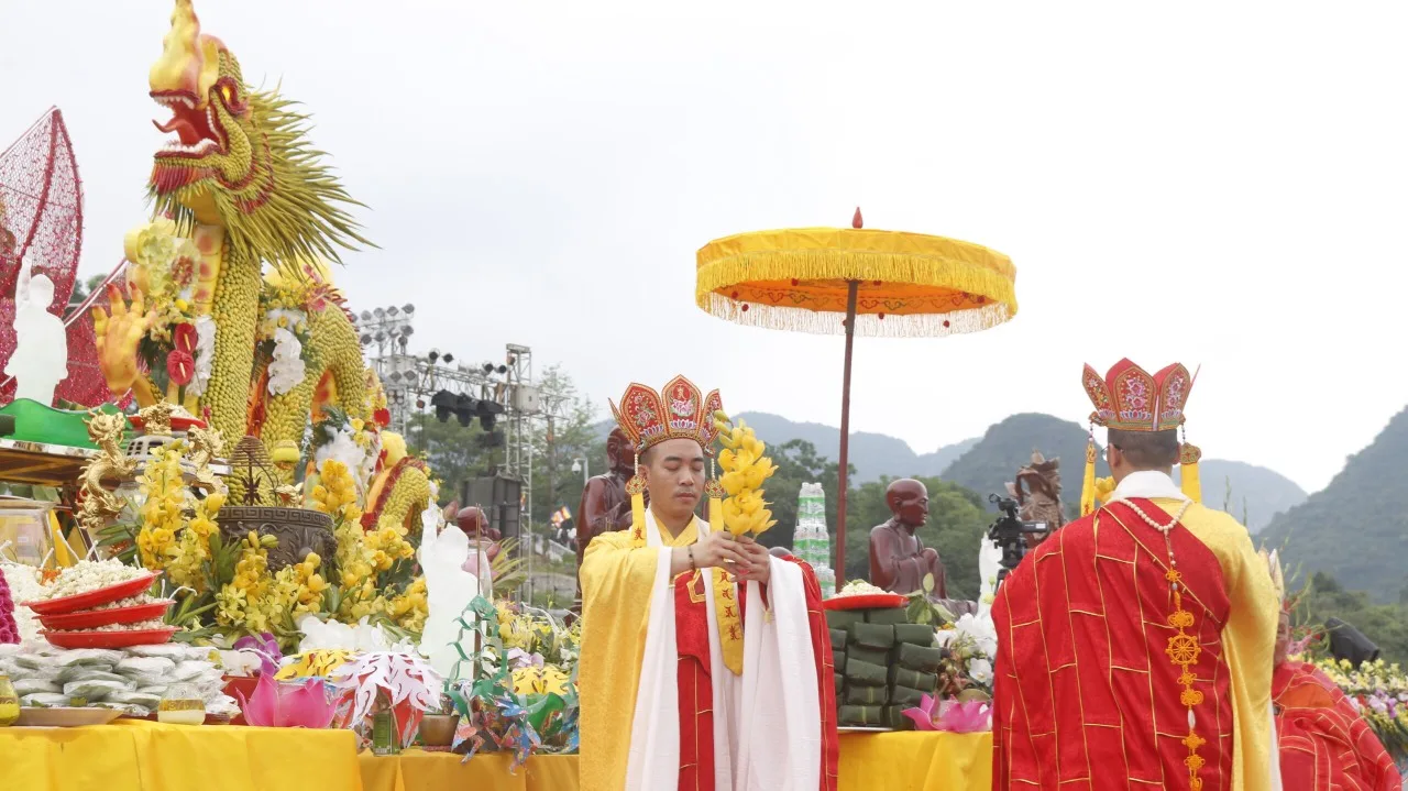 ĐÀN LỄ NGUYỆN CẦU HOÀ BÌNH, QUỐC THÁI DÂN AN
