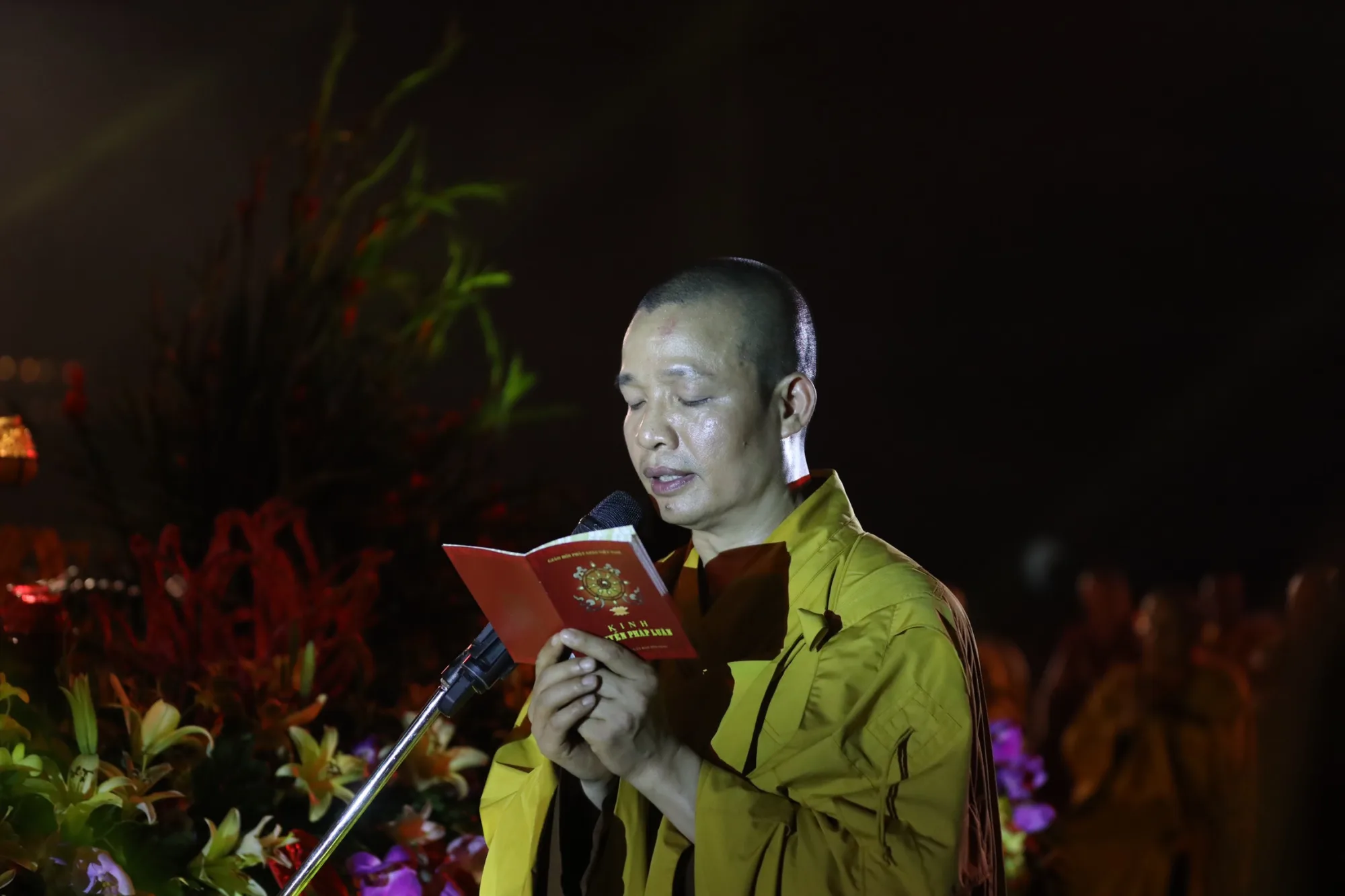 LỄ HỘI HOA ĐĂNG CẦU NGUYỆN HOÀ BÌNH THẾ GIỚI