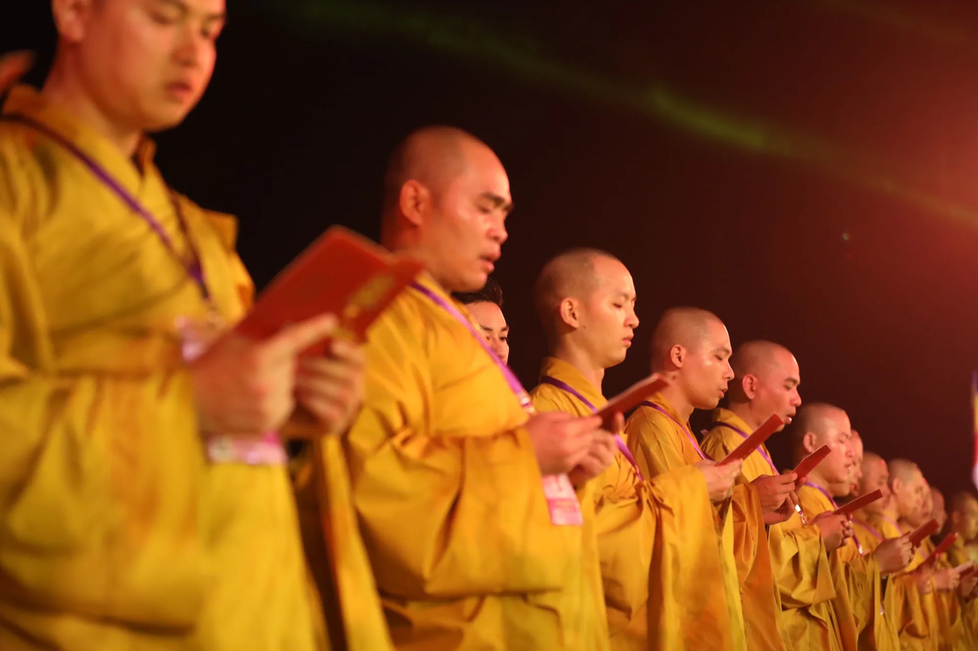 LỄ HỘI HOA ĐĂNG CẦU NGUYỆN HOÀ BÌNH THẾ GIỚI