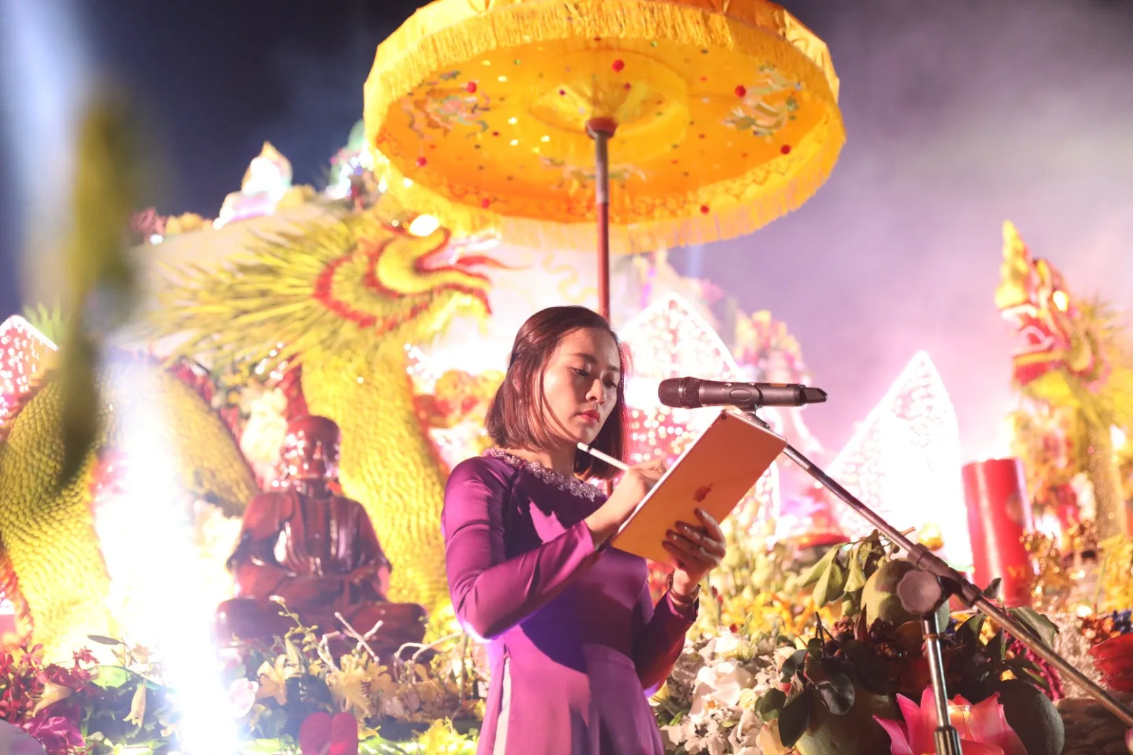 LỄ HỘI HOA ĐĂNG CẦU NGUYỆN HOÀ BÌNH THẾ GIỚI