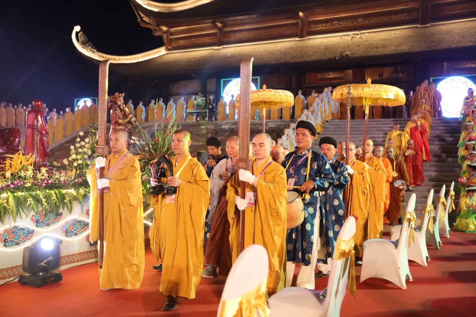 LỄ HỘI HOA ĐĂNG CẦU NGUYỆN HOÀ BÌNH THẾ GIỚI