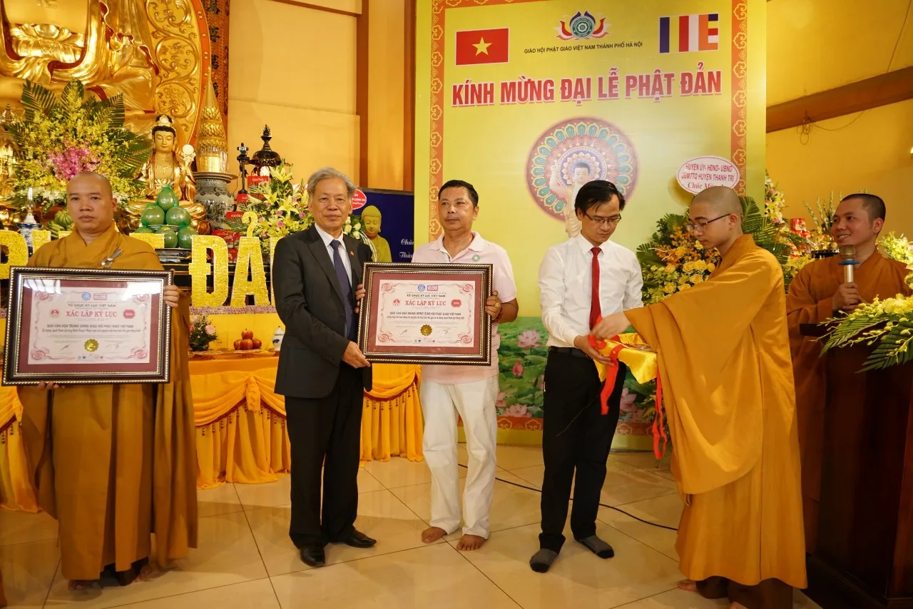 ĐẠI LỄ PHẬT ĐẢN CHÙA YÊN PHÚ – LỄ TRAO XÁC LẬP KỶ LỤC CHO BAN VĂN HÓA TRONG ĐẠI LỄ PHẬT ĐẢN LHQ VESAK 2019