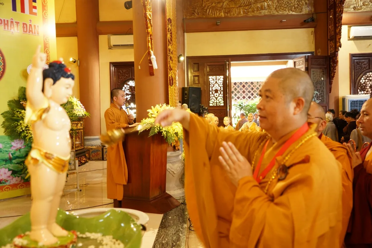 ĐẠI LỄ PHẬT ĐẢN CHÙA YÊN PHÚ – LỄ TRAO XÁC LẬP KỶ LỤC CHO BAN VĂN HÓA TRONG ĐẠI LỄ PHẬT ĐẢN LHQ VESAK 2019