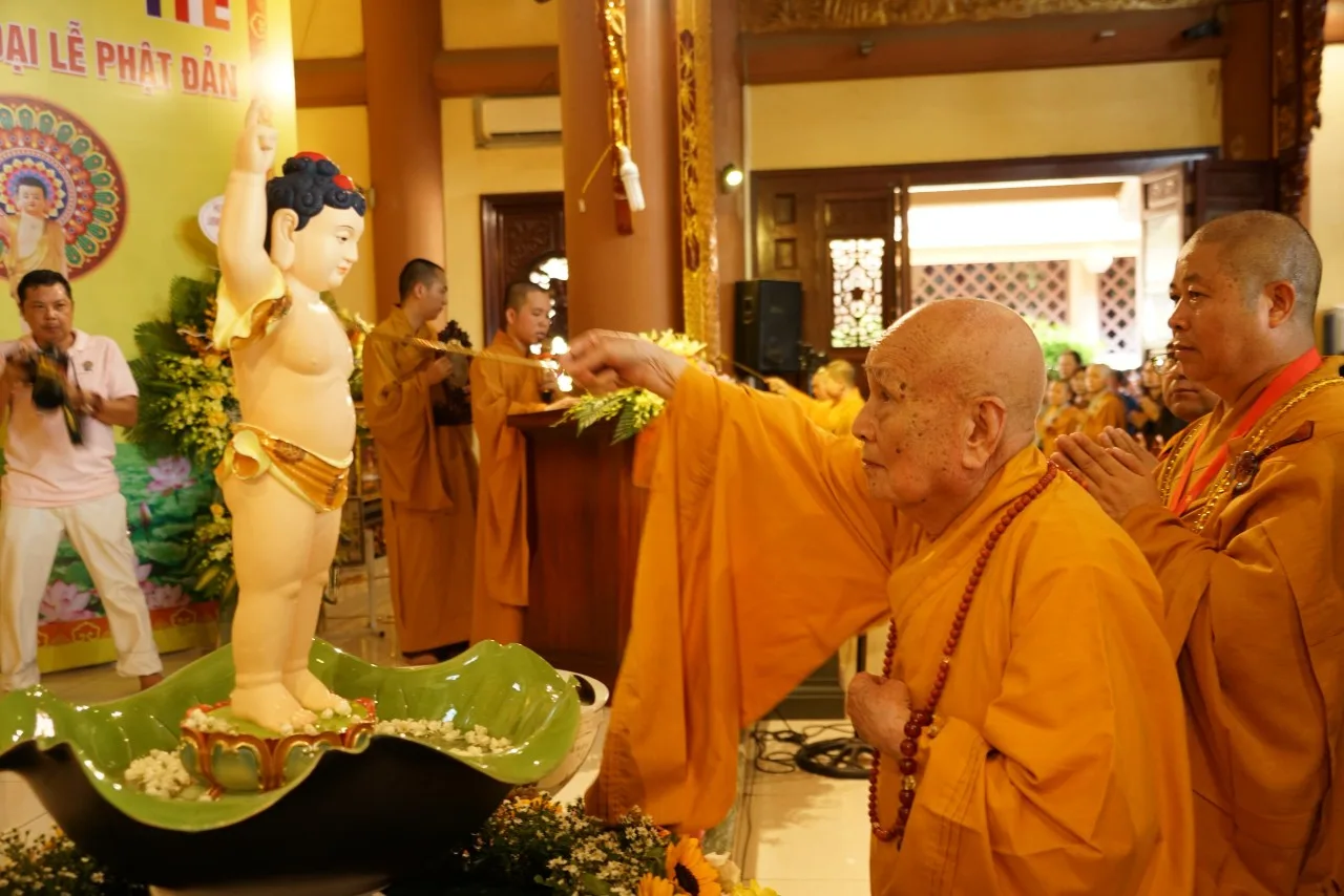 ĐẠI LỄ PHẬT ĐẢN CHÙA YÊN PHÚ – LỄ TRAO XÁC LẬP KỶ LỤC CHO BAN VĂN HÓA TRONG ĐẠI LỄ PHẬT ĐẢN LHQ VESAK 2019
