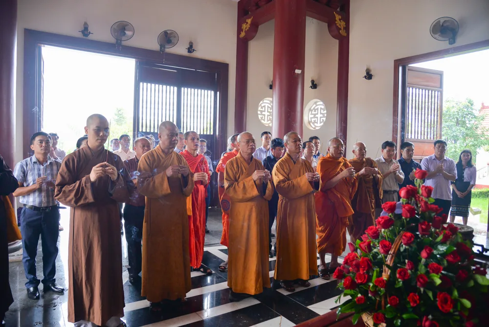 Ban Văn hóa TƯ GHPG VN: KHẢO SÁT CÁC NGÔI CHÙA VIÊT NAM TẠI NƯỚC LÀO