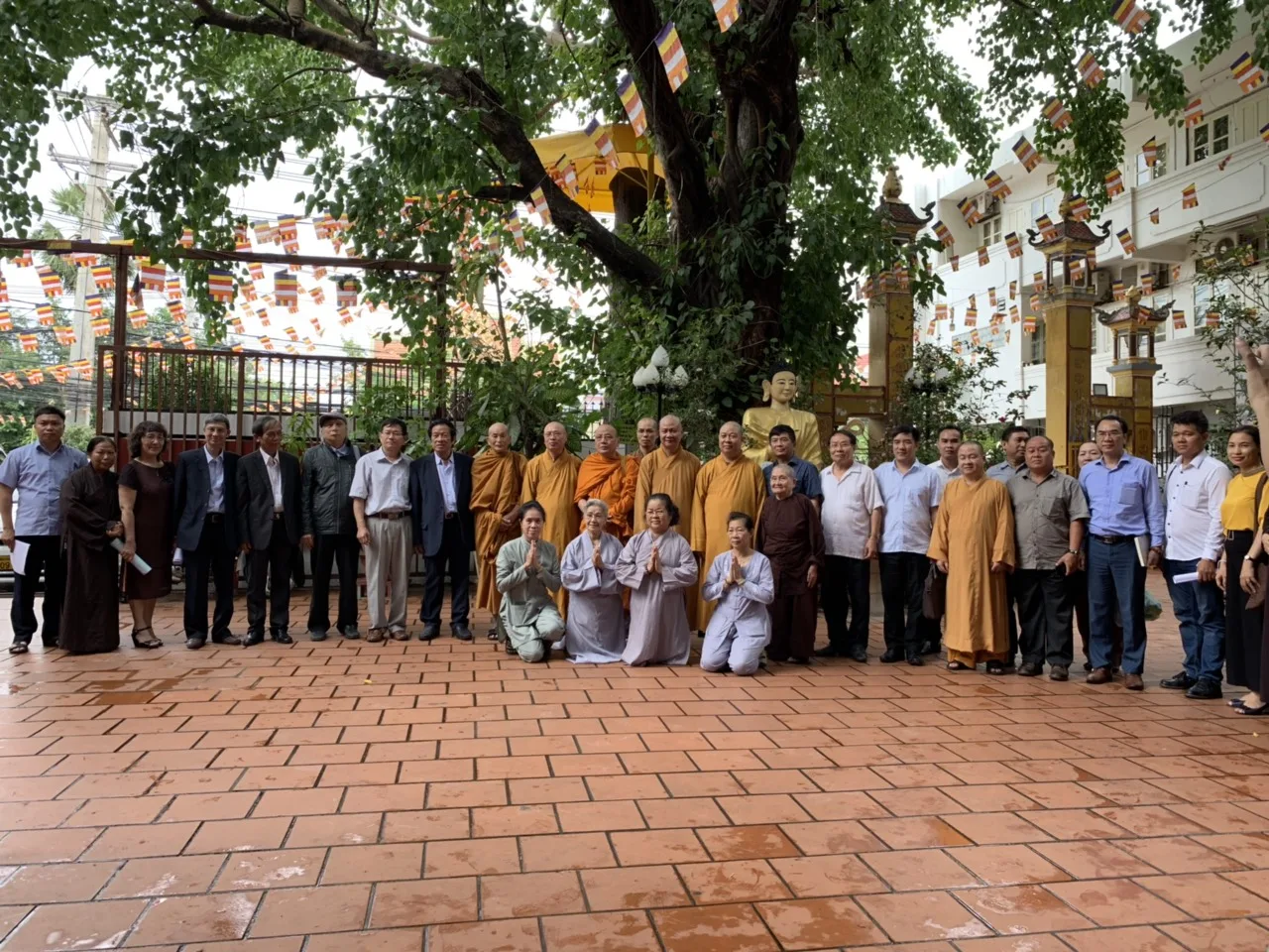 Ban Văn hóa TƯ GHPG VN: KHẢO SÁT CÁC NGÔI CHÙA VIÊT NAM TẠI NƯỚC LÀO
