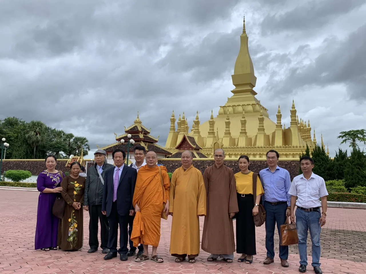 Ban Văn hóa TƯ GHPG VN: KHẢO SÁT CÁC NGÔI CHÙA VIÊT NAM TẠI NƯỚC LÀO