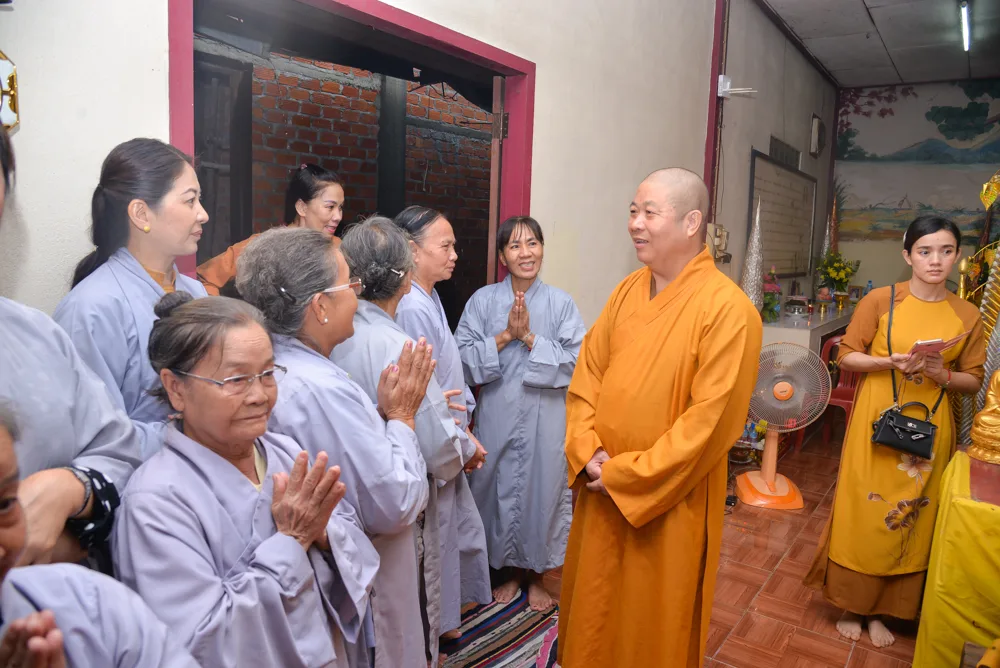 Lào: Đoàn công tác khảo sát và nghiên cứu các ngôi chùa VN tại tỉnh Khăm Muộn và Xa Vẳn Na Khẹt