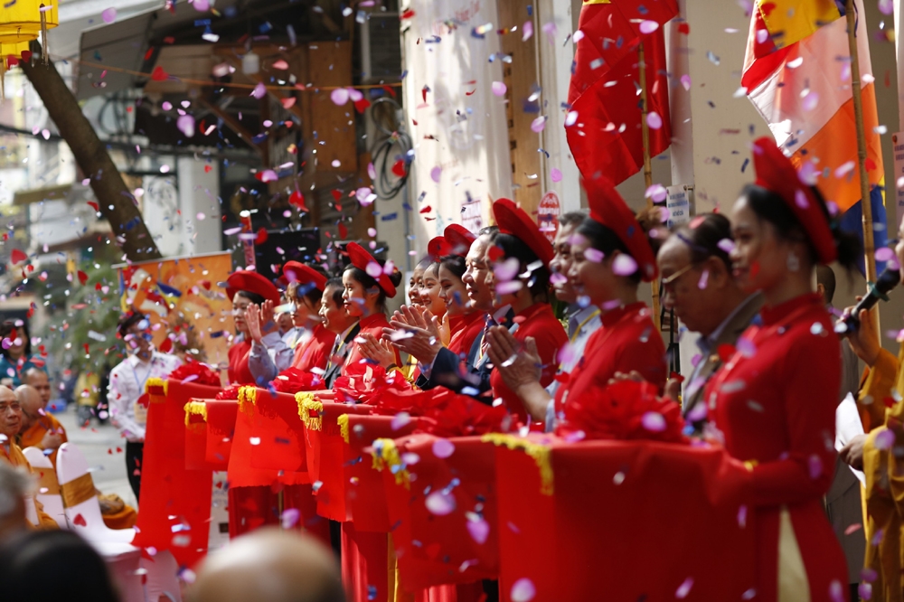 Khai mạc Triển lãm khoa học “Tinh thần và biểu tượng Phật giáo qua sản phẩm làng nghề truyền thống Việt Nam”