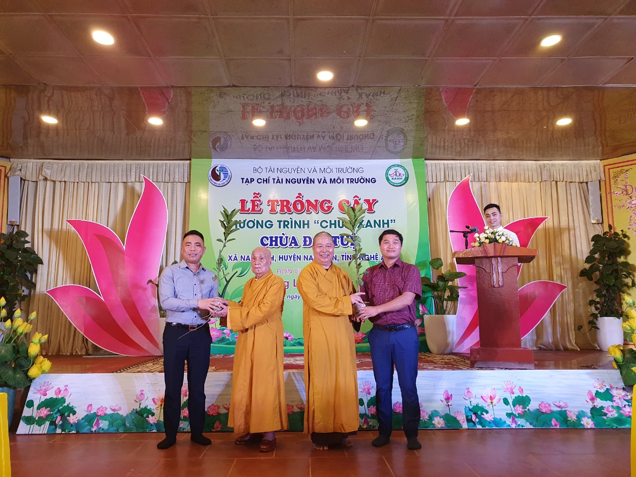 Chương trình 'Chùa Xanh' trồng hơn 1.100 cây xanh trên núi Đại Huệ