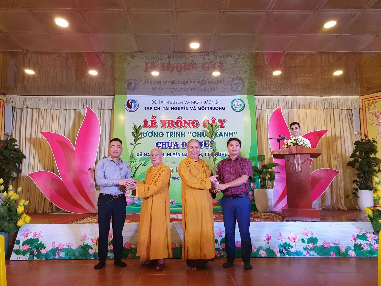 Chương trình 'Chùa Xanh' trồng hơn 1.100 cây xanh trên núi Đại Huệ