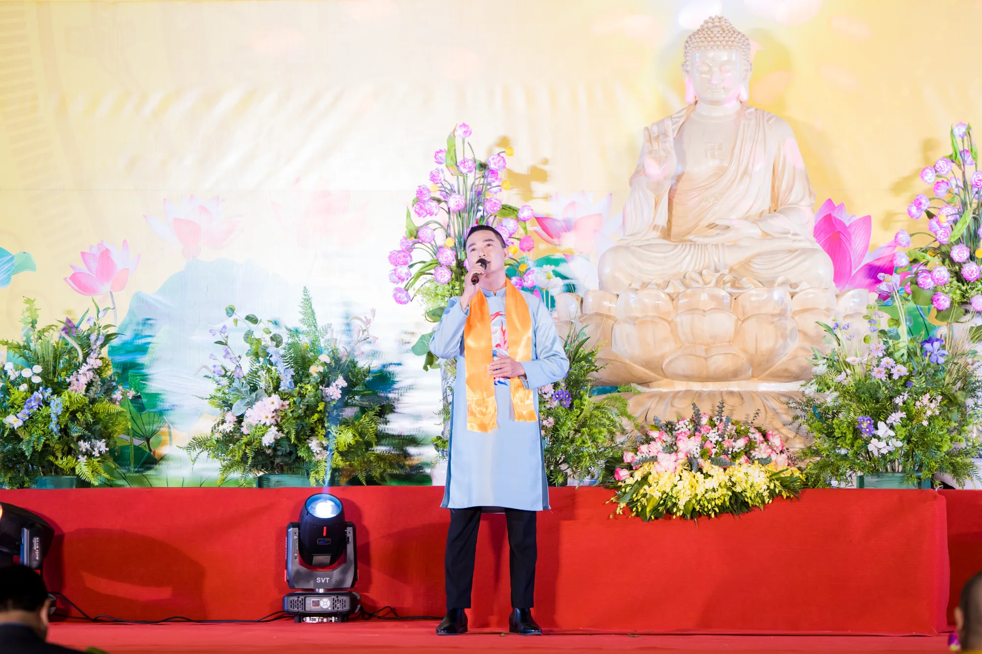 Hồ Quỳnh Hương, NSND Phạm Phương Thảo, NSUT Hồng Liên toả sáng tại lễ công bố vòng bán kết cuộc vận động sáng tác âm nhạc Phật giáo với chương trình nghệ thuật đặc sắc “Sáng Đạo Trong Đời” tại Ninh Bình