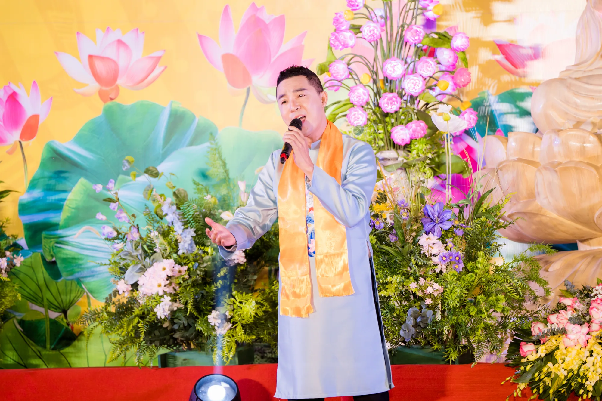 Hồ Quỳnh Hương, NSND Phạm Phương Thảo, NSUT Hồng Liên toả sáng tại lễ công bố vòng bán kết cuộc vận động sáng tác âm nhạc Phật giáo với chương trình nghệ thuật đặc sắc “Sáng Đạo Trong Đời” tại Ninh Bình