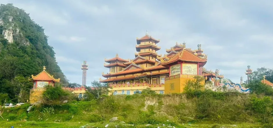 Chùa Quan Âm Ngũ Hành Sơn - Ngũ giác đài sen ngọc