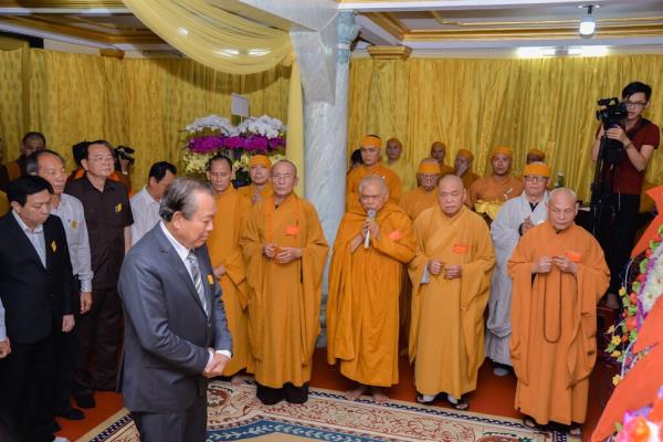 Phó Thủ tướng Thường trực Trương Hoà Bình viếng Trưởng lão HT.Thích Hiển Pháp