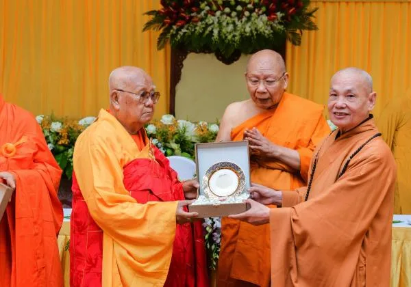 TP.HCM: Trung ương Giáo hội tiếp đoàn Phật giáo Thái Lan