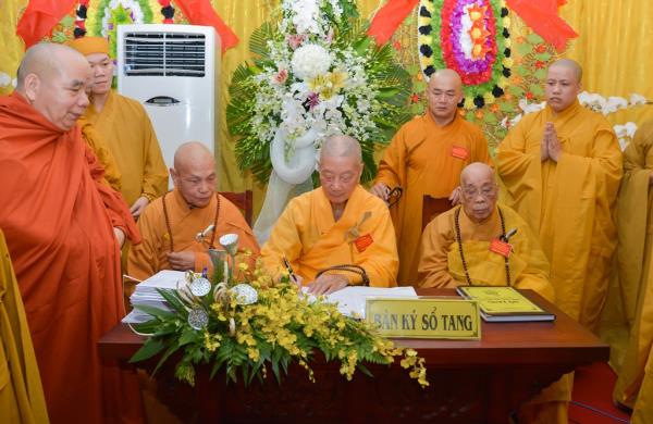 Trung ương Giáo hội viếng tang cố Trưởng lão Hoà thượng Thích Hiển Pháp