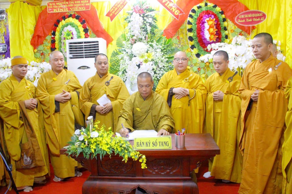 Tp.HCM: Ban Văn hoá GHPGVN TP.HCM viếng tang cố Đại lão Hoà thượng Phó Pháp chủ Thích Hiển Pháp