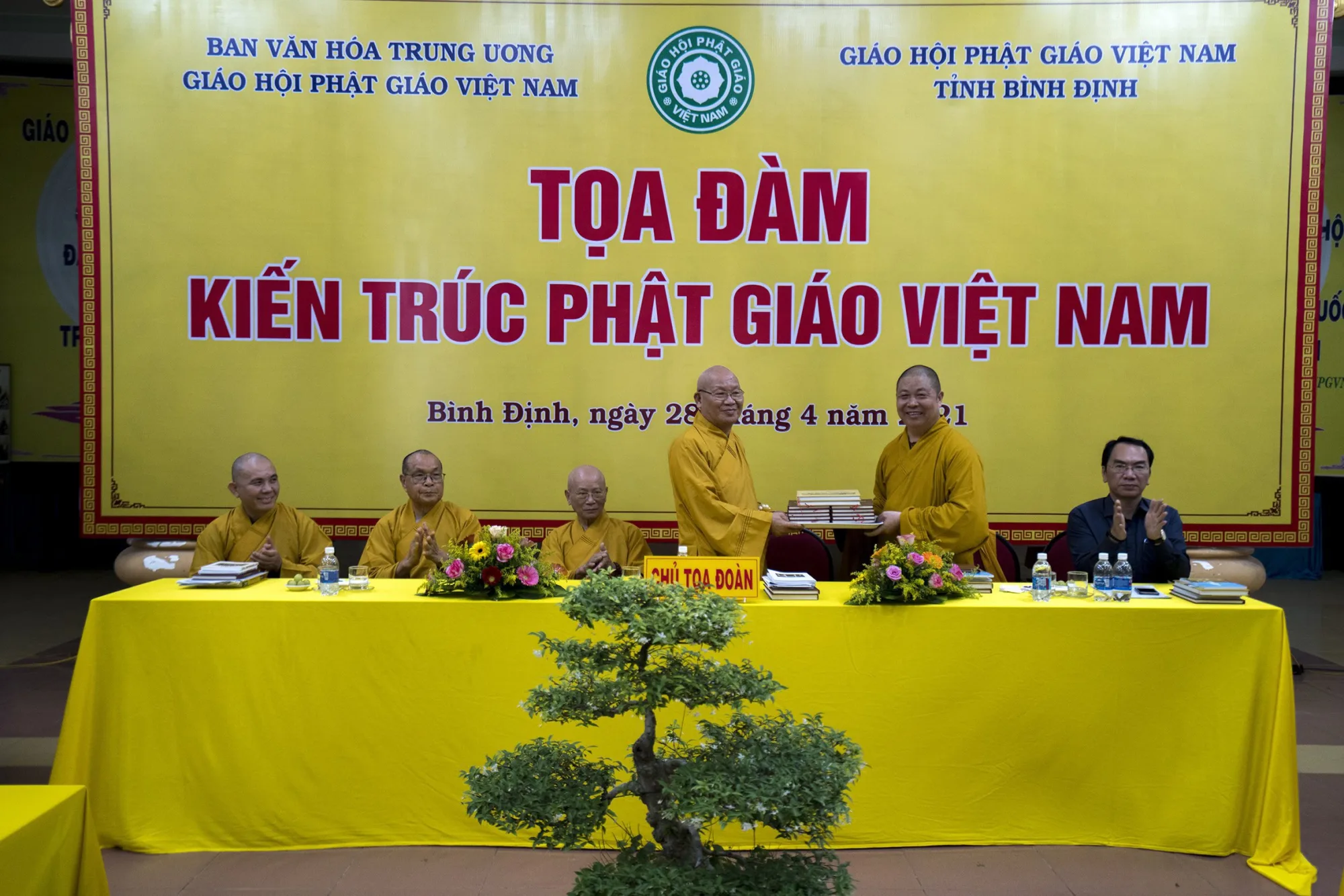 BAN VĂN HOÁ TRUNG ƯƠNG GHPG VN TOẠ ĐÀM:” ĐỀ ÁN DI SẢN KIẾN TRÚC PHẬT GIÁO TẠI TỈNH BÌNH ĐỊNH”