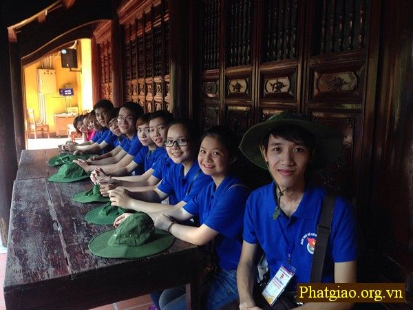 Tuyên truyền văn hóa, lịch sử Thăng Long - Hà Nội” hè năm 2015 tại chùa Trấn Quốc.