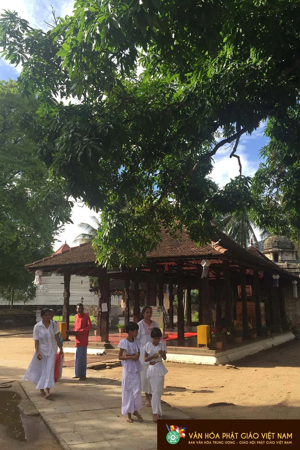 SRI LANKA NƠI MỖI CON ĐƯỜNG ĐỀU CÓ HÌNH DÁNG PHẬT