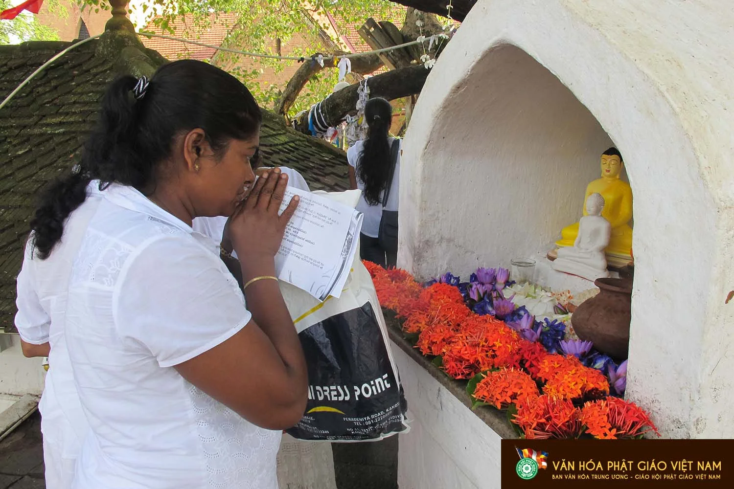 SRI LANKA NƠI MỖI CON ĐƯỜNG ĐỀU CÓ HÌNH DÁNG PHẬT
