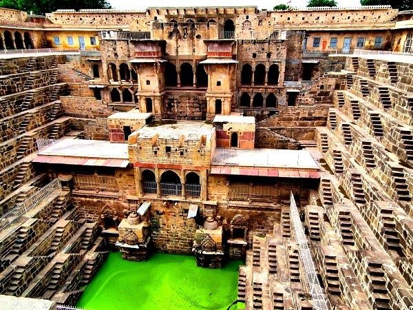 Thăm giếng nước "xoắn quẩy" độc đáo nhất thế giới