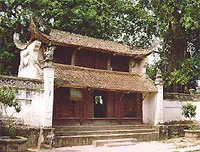 Kỳ lạ ngôi chùa đạn bắn không trúng, nước lũ không tới thềm