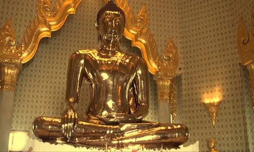 Tượng Phật vàng 5,5 tấn ẩn mình trăm năm dưới vỏ thạch cao