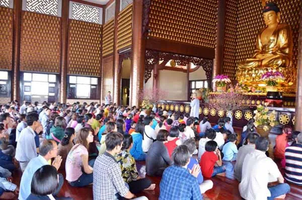 Đi chùa lễ Phật mà không hiểu Phật