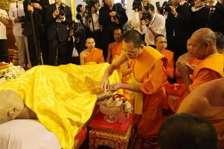 Nghi Thức Tang Lễ Theo Truyền Thống Phật Giáo Trên Thế Giới