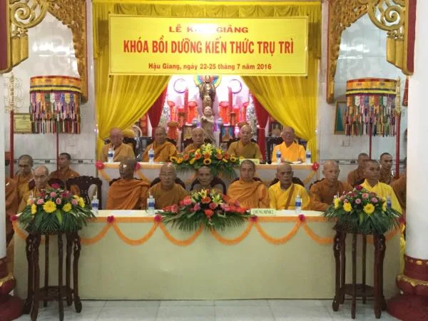 Hậu Giang: Khai mạc khóa bồi dưỡng kiến thức Trụ trì năm 2016