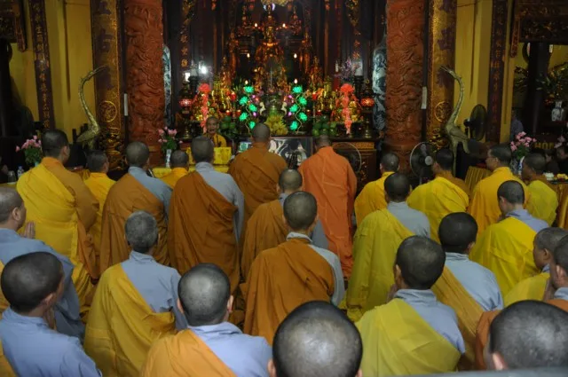 Thống nhất kiểu mẫu trang phục tu sĩ Phật giáo Việt Nam, cần đăng ký độc quyền