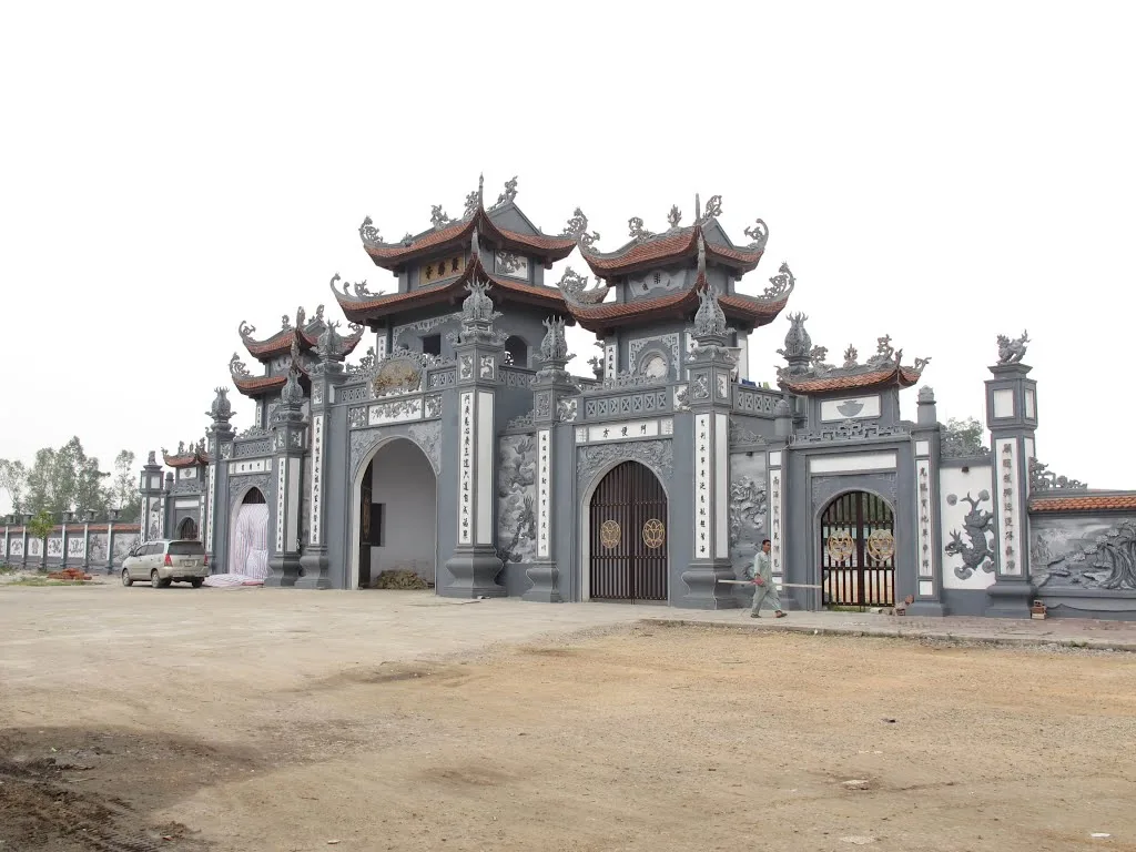 Cần làm gì khi đến chùa?