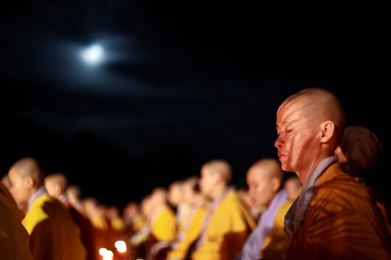 Phật dạy: 5 thứ quý giá nhất cuộc đời con người, dù kim cương châu báu cũng không mua được!