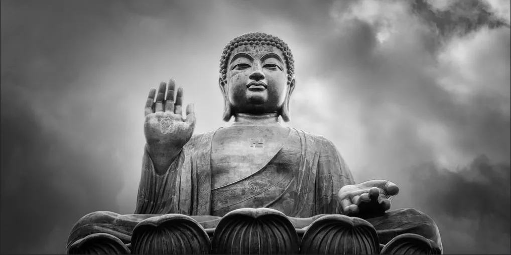 Người tại gia tu Phật