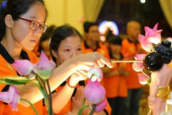 Tắm Phật sao cho đúng