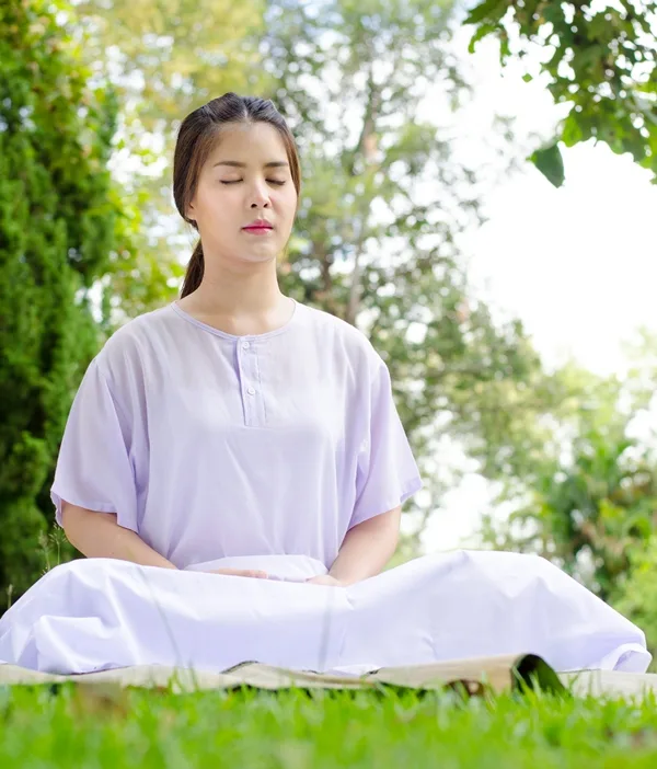 Khi khép mắt ngồi thiền, tôi thấy gì?