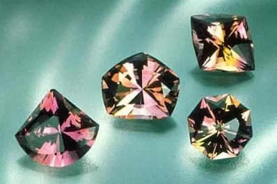 Bốn viên ngọc quý chết người!
