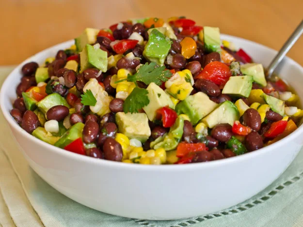 Những món salad tốt cho sức khỏe người cao huyết áp