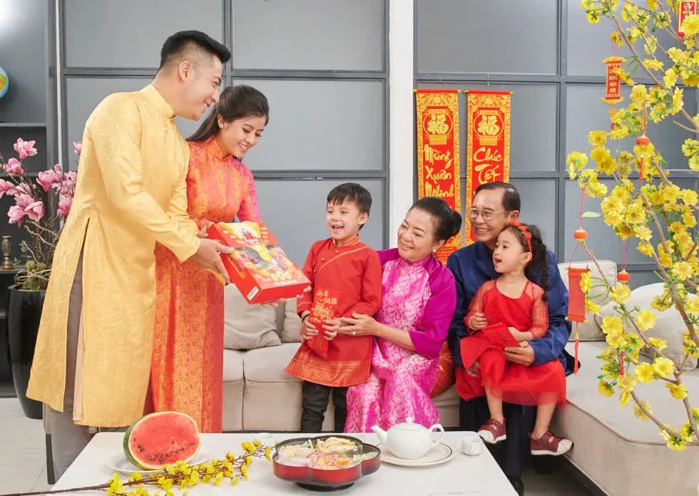 Nguồn gốc câu ‘mùng 1 Tết cha, mùng 2 Tết mẹ, mùng 3 Tết thầy’