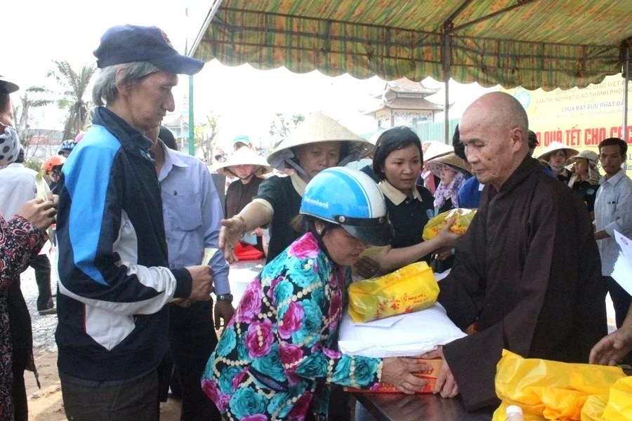 Tết đong đầy…